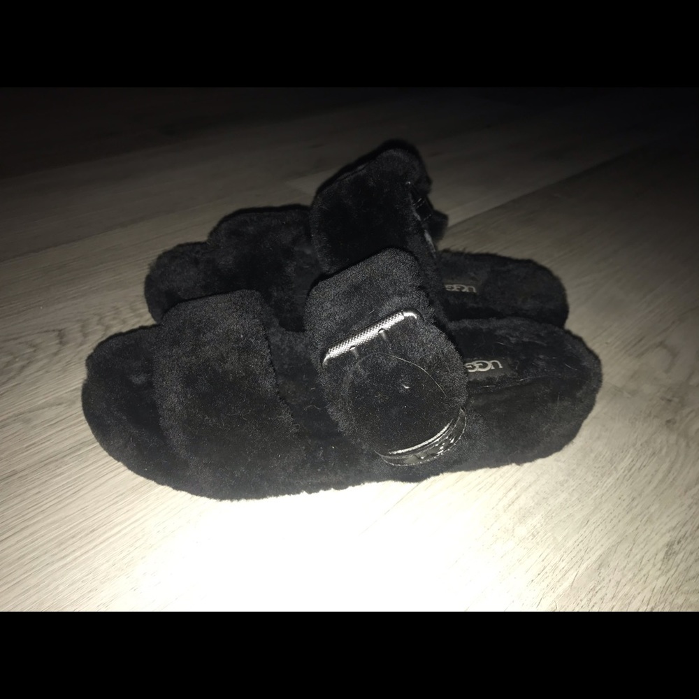 Ugg Fuzzy Slides size 7 willing to make a deal